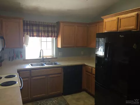 16022 Amber Ln, La Pine, OR 97739 photo 6