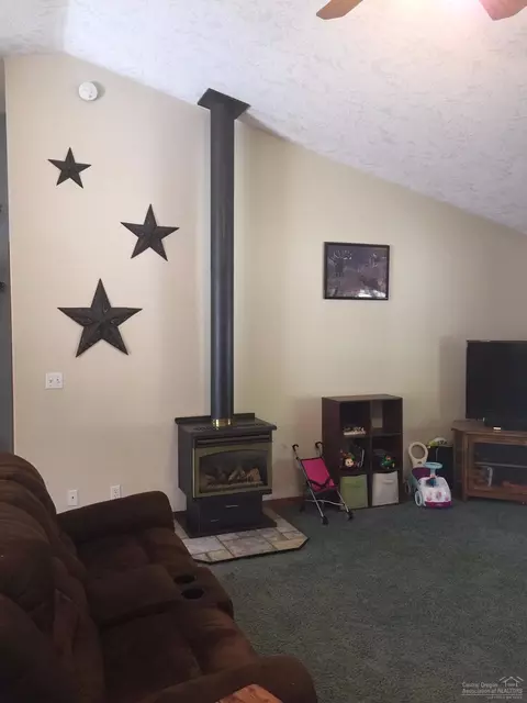 16022 Amber Ln, La Pine, OR 97739 photo 5