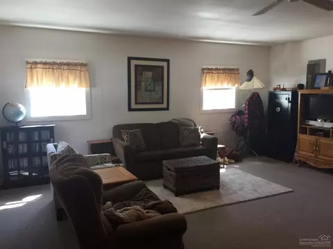 16022 Amber Ln, La Pine, OR 97739 photo 2