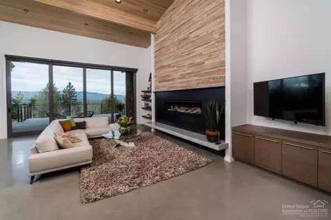 3202 NW Starview Dr, Bend, OR 97703 photo 9