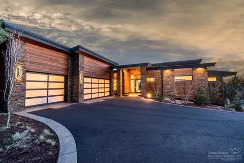 3202 NW Starview Dr, Bend, OR 97703 photo 1