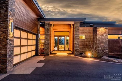 3202 NW Starview Dr, Bend, OR 97703 photo 3