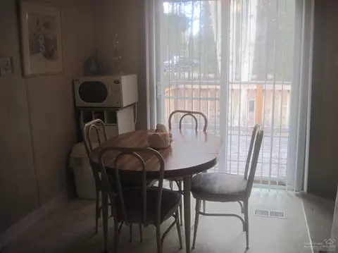 52364 Pine Forest Dr, La Pine, OR 97739 photo 4