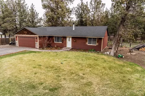 19944 Elm Ln, Bend, OR 97703 photo 2