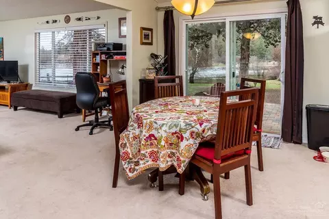 19944 Elm Ln, Bend, OR 97703 photo 5