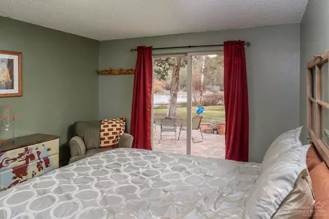 19944 Elm Ln, Bend, OR 97703 photo 12