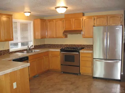 1865 NE Windy Tree Ct, Bend, OR 97701 photo 3