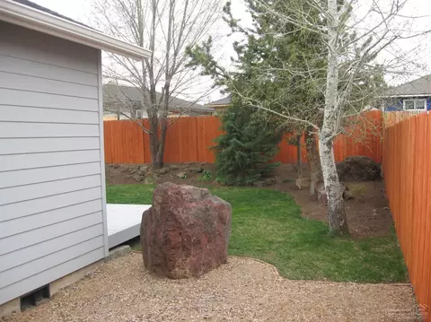 1865 NE Windy Tree Ct, Bend, OR 97701 photo 18