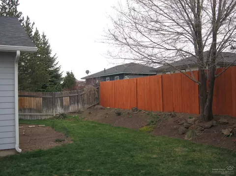 1865 NE Windy Tree Ct, Bend, OR 97701 photo 19