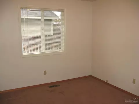 1865 NE Windy Tree Ct, Bend, OR 97701 photo 17