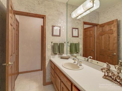 60643 Thunderbird Ct, Bend, OR 97702 photo 14