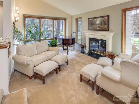 60643 Thunderbird Ct, Bend, OR 97702 photo 6