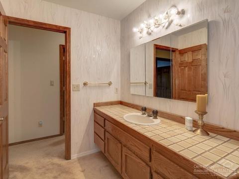 60643 Thunderbird Ct, Bend, OR 97702 photo 18