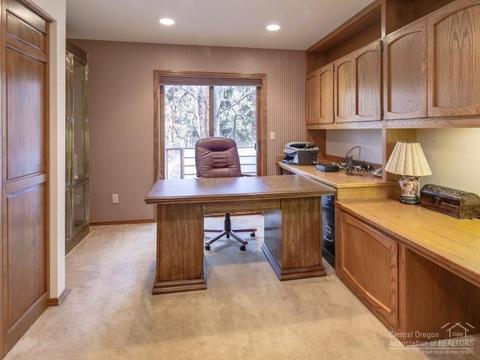 60643 Thunderbird Ct, Bend, OR 97702 photo 17