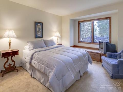 60643 Thunderbird Ct, Bend, OR 97702 photo 20
