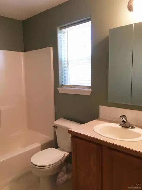 3333 NE Hoona Dr, Bend, OR 97701 photo 9