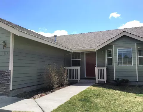 3333 NE Hoona Dr, Bend, OR 97701 photo 2