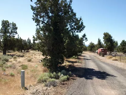 23179 Tumbleweed Dr, Bend, OR 97701 photo 3