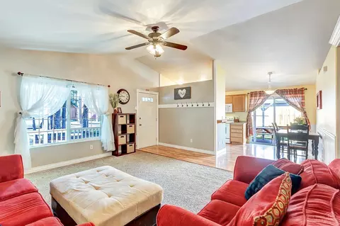 1050 E Cascade Ave, Sisters, OR 97759 photo 6