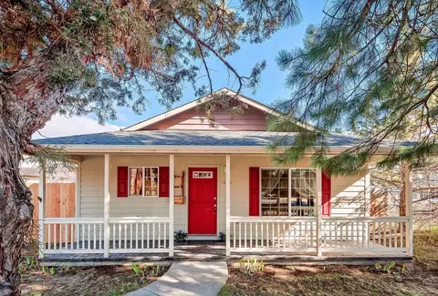 1050 E Cascade Ave, Sisters, OR 97759 photo 1