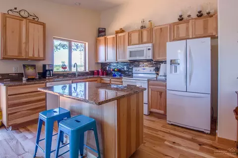 16405 Heath Dr, La Pine, OR 97739 photo 9