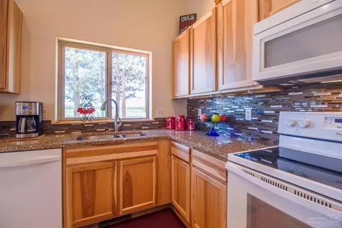 16405 Heath Dr, La Pine, OR 97739 photo 8