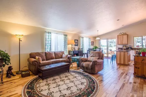 16405 Heath Dr, La Pine, OR 97739 photo 4