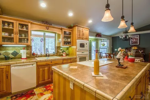 52078 Foxtail Rd, La Pine, OR 97739 photo 8