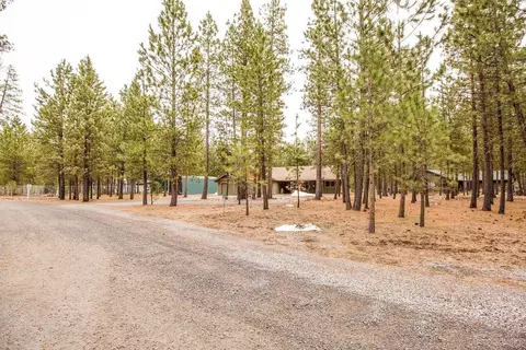 52078 Foxtail Rd, La Pine, OR 97739 photo 2