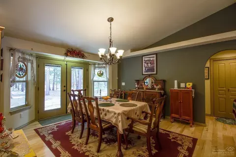 52078 Foxtail Rd, La Pine, OR 97739 photo 3