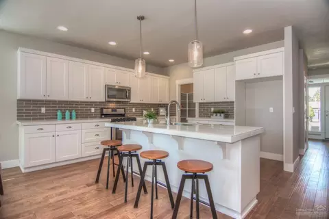 2668 NE Jones Rd, Bend, OR 97701 photo 3