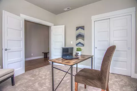 2668 NE Jones Rd, Bend, OR 97701 photo 2