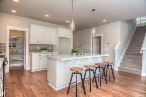 2668 NE Jones Rd, Bend, OR 97701 photo 4