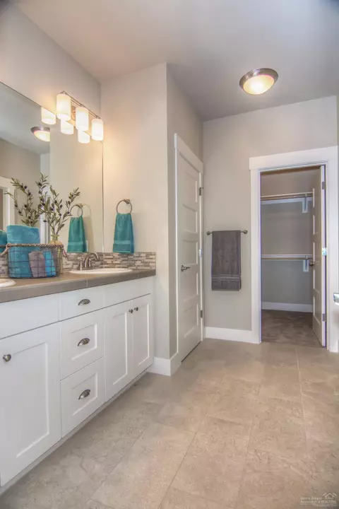 2668 NE Jones Rd, Bend, OR 97701 photo 11