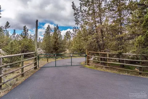 19725 Connarn Rd, Bend, OR 97703 photo 1