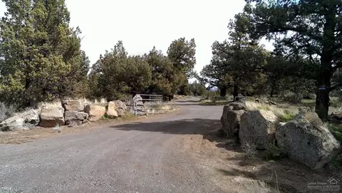62960 Waugh Rd, Bend, OR 97701 photo 1