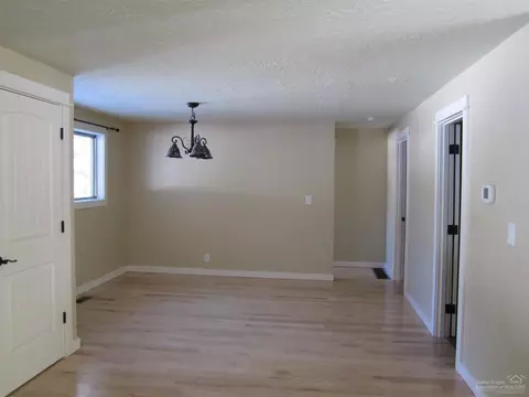 20295 Rae, Bend, OR 97702 photo 2