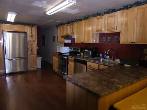 15910 Deedon Rd, La Pine, OR 97739 photo 2