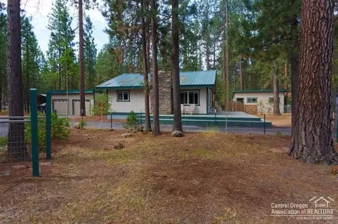 14815 White Pine Way, La Pine, OR 97739 photo 1