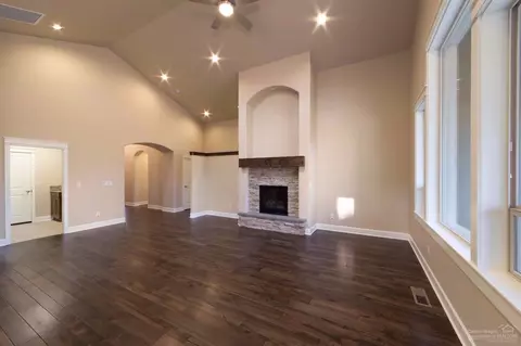 61072 SE Stari Most Loop, Bend, OR 97702 photo 4