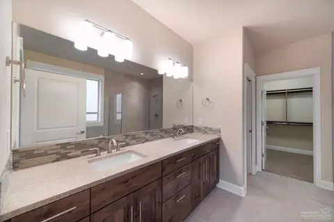 61072 SE Stari Most Loop, Bend, OR 97702 photo 10