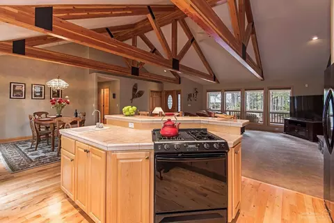 57972 Cypress Ln, Sunriver, OR 97707 photo 5