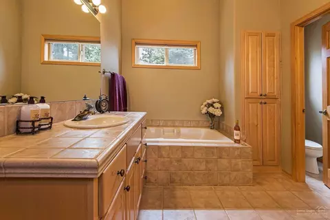 57972 Cypress Ln, Sunriver, OR 97707 photo 10