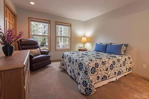 57972 Cypress Ln, Sunriver, OR 97707 photo 12