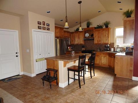 51834 Fordham Dr, La Pine, OR 97739 photo 9