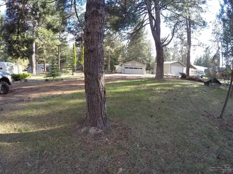 19079 Baker Rd, Bend, OR 97702 photo 2