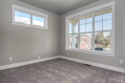 1301 NE Hoover Loop, Bend, OR 97701 photo 6