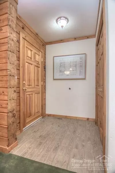 55613 Wagon Master Way, Bend, OR 97707 photo 3
