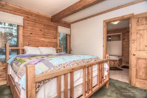 55613 Wagon Master Way, Bend, OR 97707 photo 12