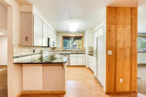 52940 Snow Flake Ln, La Pine, OR 97739 photo 9